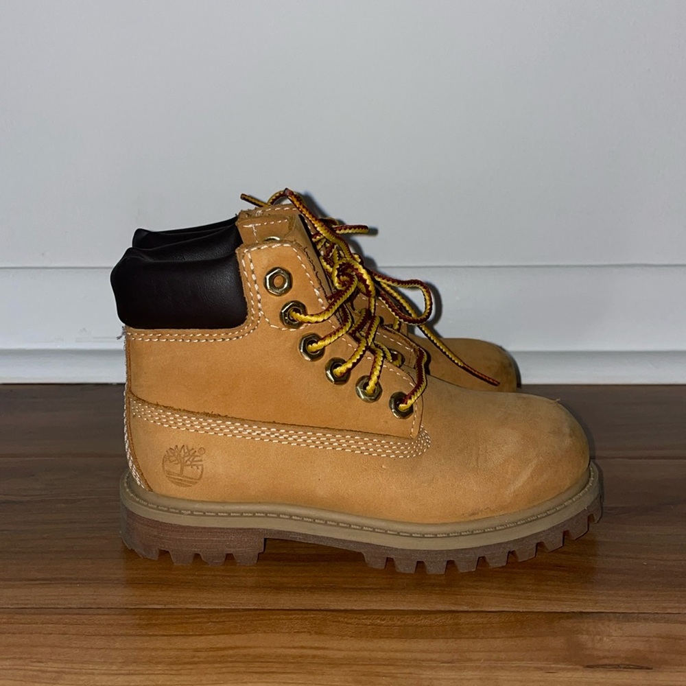 Toddler size 9 timberland boots. Good condition. No box